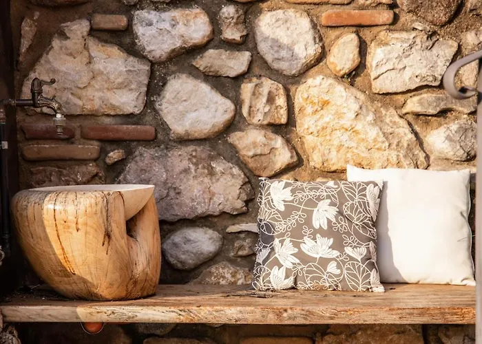 Rustico Bertel سان زينو دي مونتانا